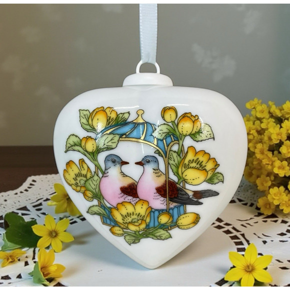 VTG Hutschenreuther Heart Christmas Ornament 1996 Two Turtle Doves Love Birds - Picture 1 of 7